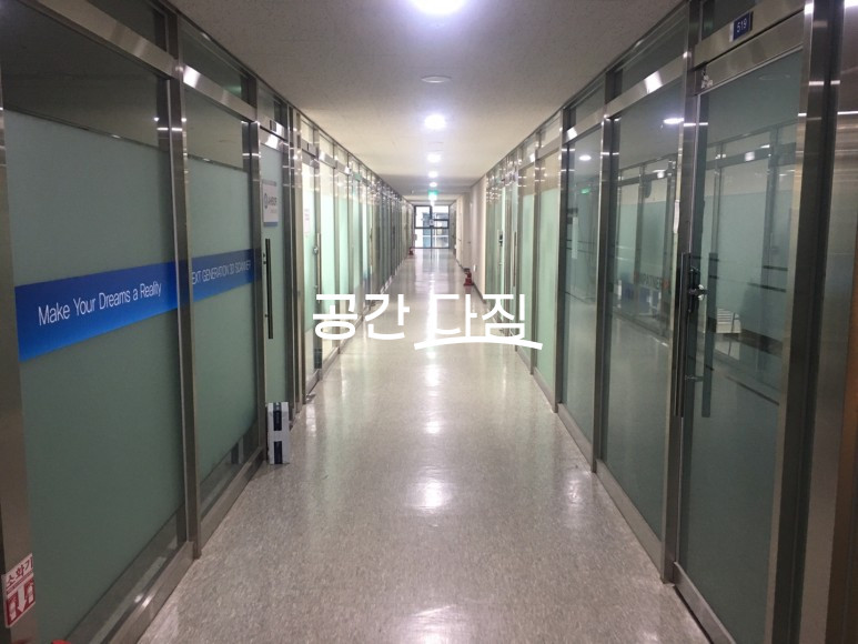 서울 강서구 마곡동 전용 약 10.61평 소형 상가로 여러 용도로 사용 가능합니다. 월세 매물번호 10696 사진 3