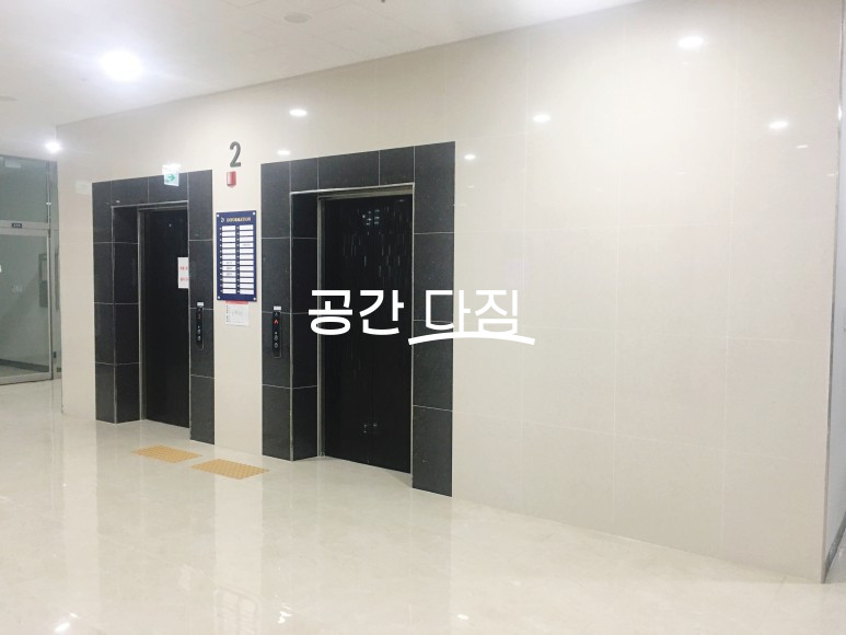 서울 강서구 마곡동 전용 약 76.23평 전면 노출되는 대형 A급 상가 물건 입니다. 월세 매물번호 10085 사진 2