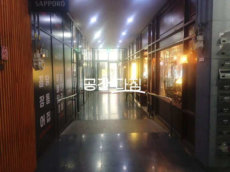 서울 강서구 마곡동 전용 약 92.17평 레드버튼 마곡발산점 보드카페 인수 가능합니다. 월세 매물번호 12236 사진 4