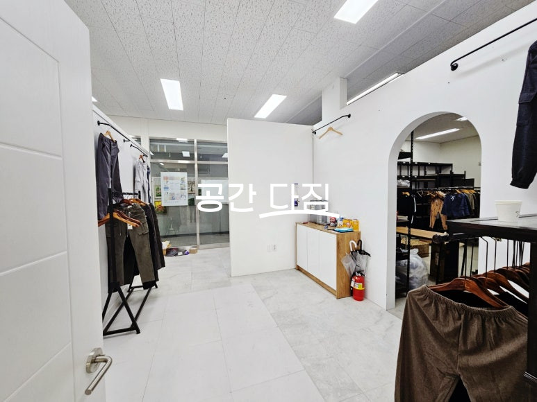 서울 강서구 마곡동 마곡 사무실 40평 ~ 60평 스튜디오 촬영 시설 완비 자연광과 파크뷰까지 풀인테리어 무상 인수 월세 매물번호 12199 사진 10