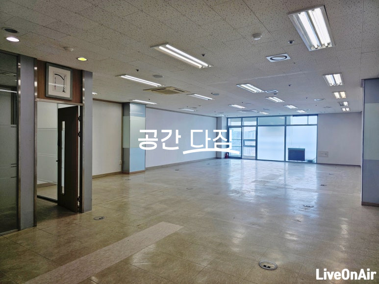 서울 강서구 염창동 증미역 지식산업센터 사무실 (우림블루나인) 월세 매물번호 12690 사진 1