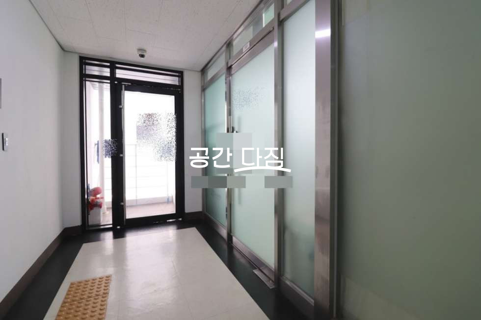 서울 강서구 마곡동 전용13평으로 6~7인 사무실로 이용이 가능합니다. 월세 매물번호 10102 사진 3