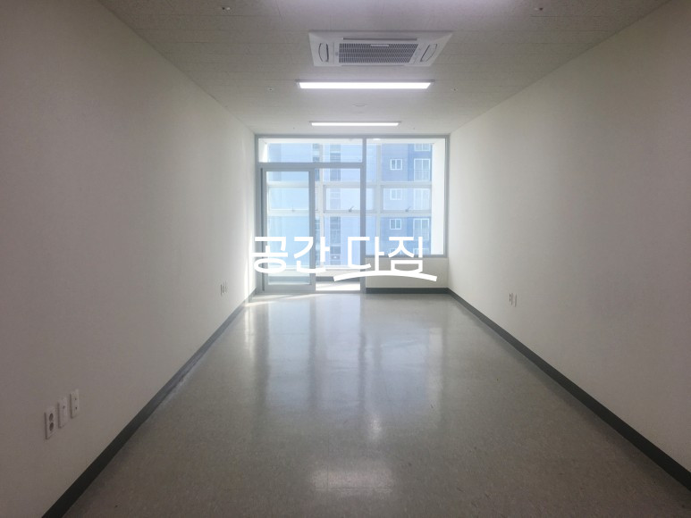 서울 강서구 마곡동 마곡역 역세권으로 사무실, 주거단지 밀집지역으로 사무환경으로는 최적합화 되어 있어 강력추천합니다. 월세 매물번호 10116 사진 1