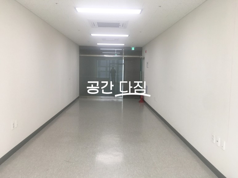 서울 강서구 마곡동 마곡역 역세권으로 사무실, 주거단지 밀집지역으로 사무환경으로는 최적합화 되어 있어 강력추천합니다. 월세 매물번호 10116 사진 2