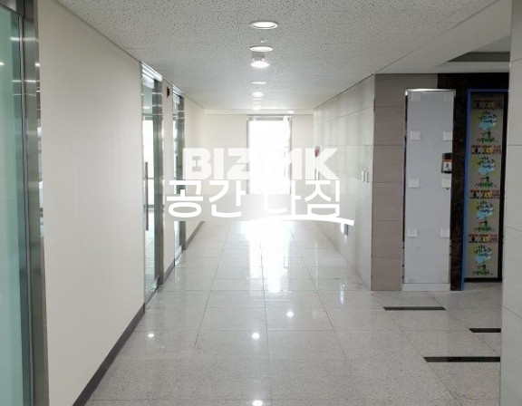 서울 강서구 마곡동 전용13평으로 6~7인 사무실로 사용하기 좋은 곳이기에 강력 추천 드립니다. 월세 매물번호 10312 사진 3
