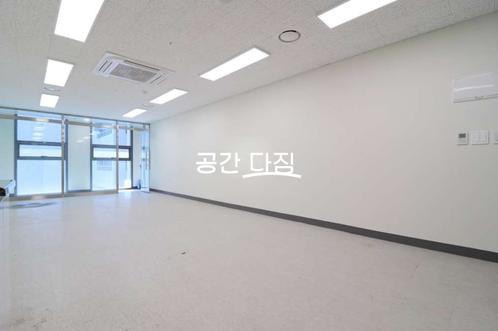 서울 강서구 마곡동 마곡역세권으로 바로 입주 가능한 사무실 물건입니다. 월세 매물번호 10044 사진 1